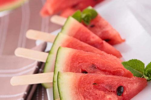 吃瓜的孩纸,揭秘吃瓜孩纸的趣味生活