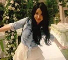 小女孩吵架吃瓜,小女孩吵架吃瓜的趣味瞬间